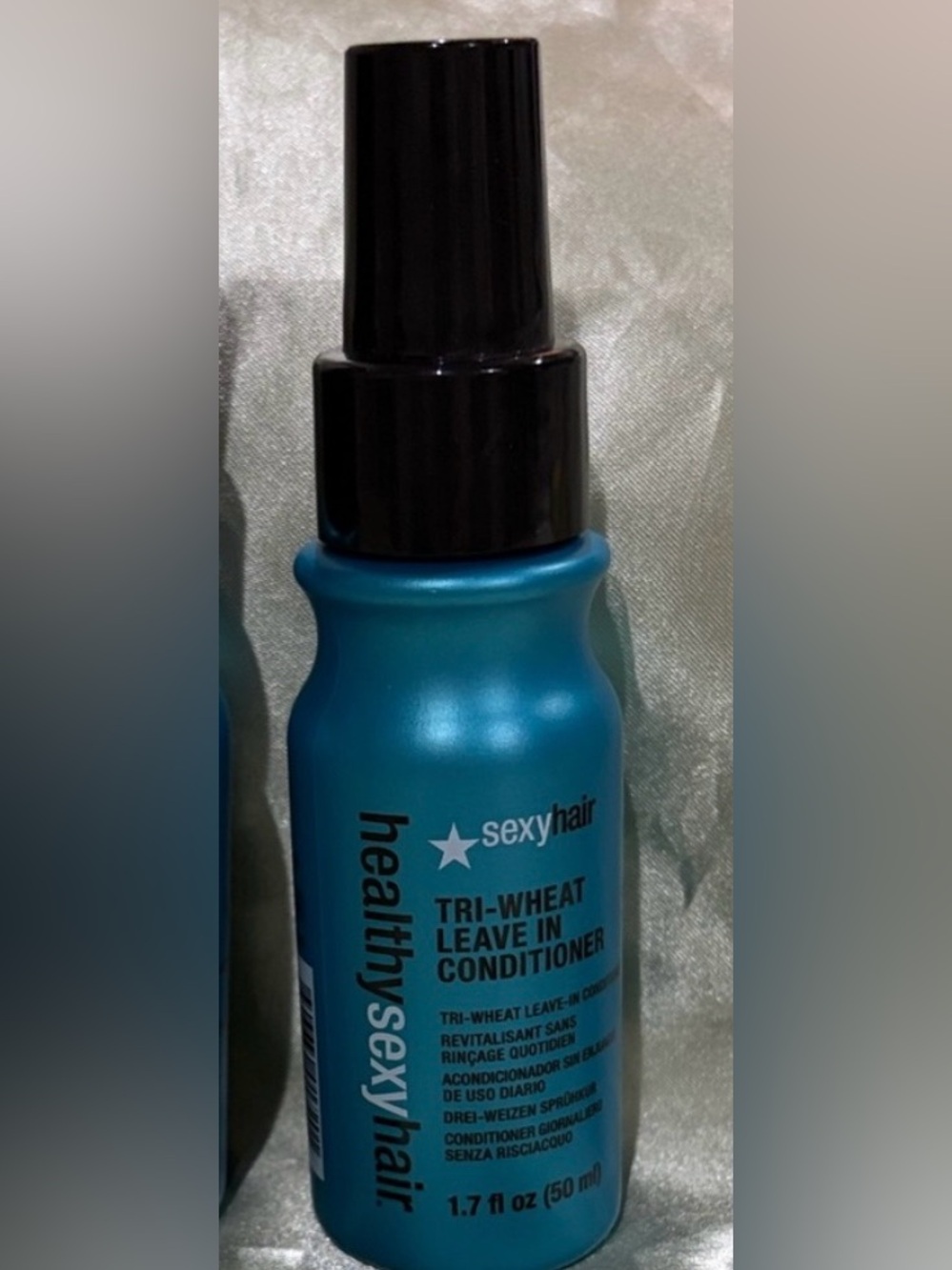 Travel size - Sexy Hair Tri-Wheat Leave-In Conditioner Spray - Teal bottle